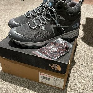 The North Face  women’s hiking, boots, style is trail edge mid size, 10.5